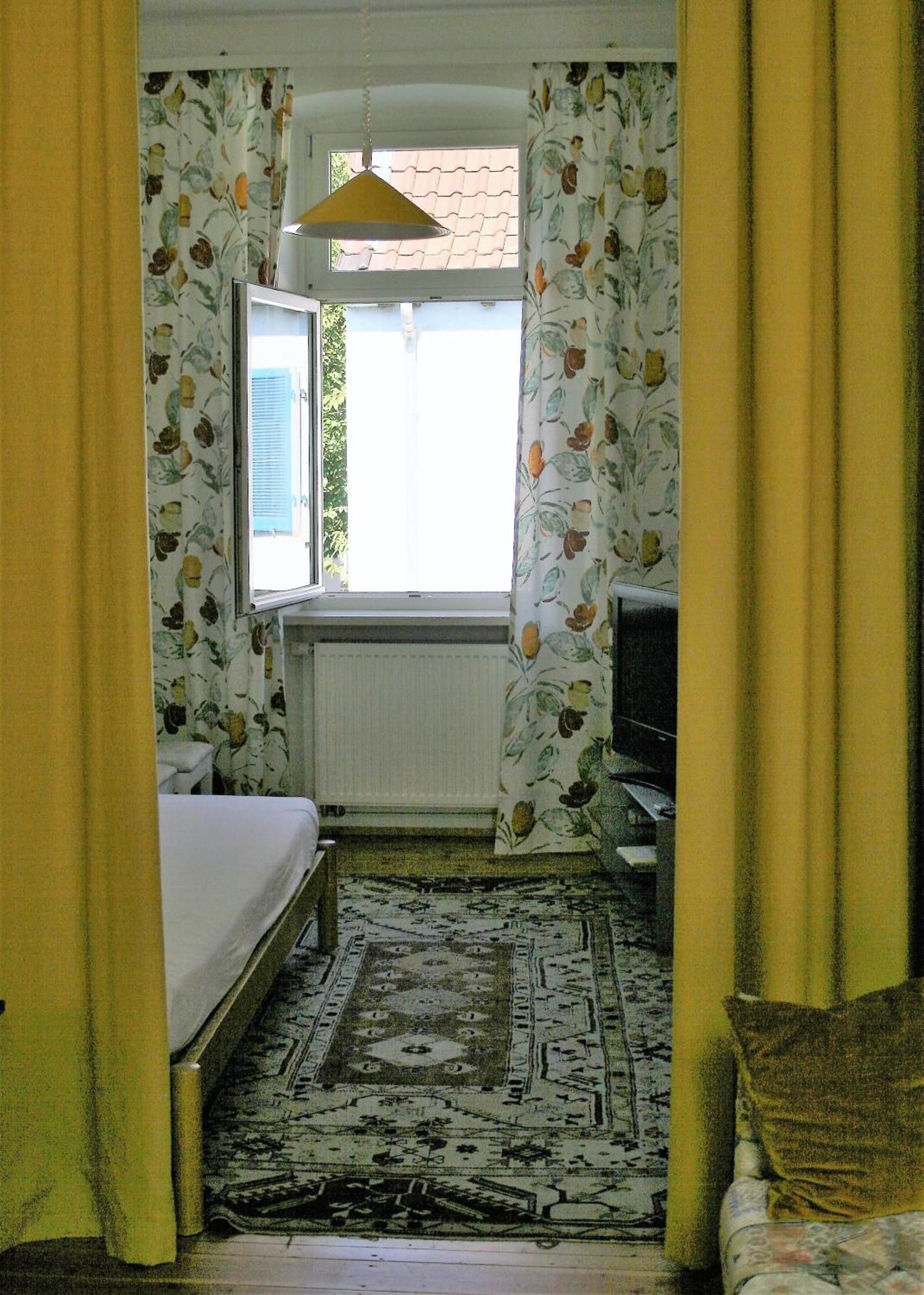Kleiner Herrenhof Worms Buitenkant foto